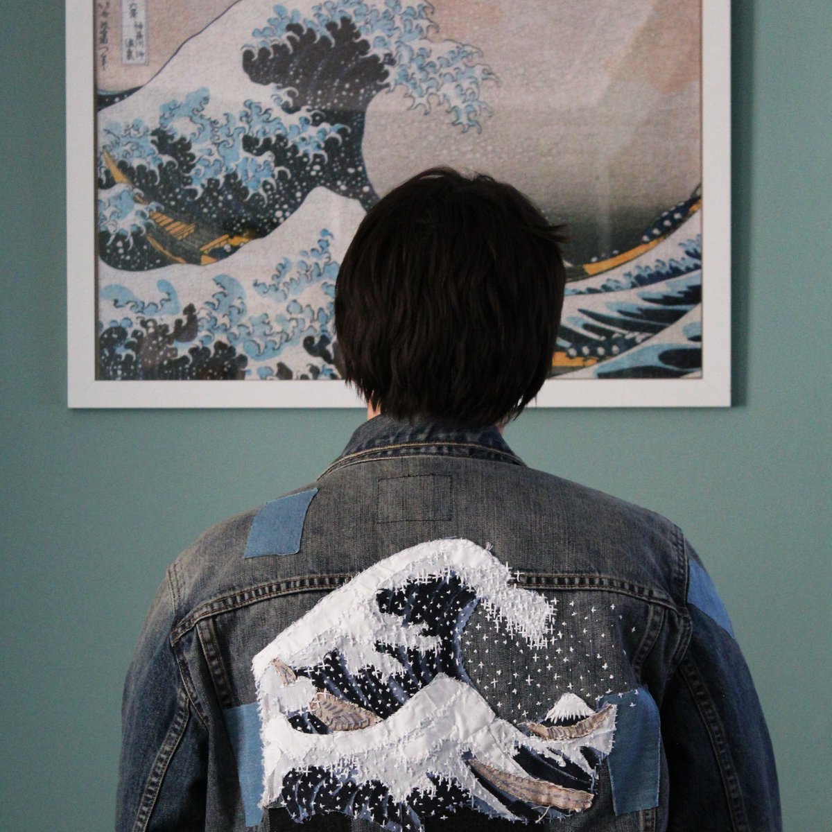 VGishi's tweet photo. πVeniVidiGISHIπ presents π’ Katsushika Hokusai's Under the Wave off Kanagawa on the back of a denim jacket for #GISH #item154 https://t.co/eAOPMIuK6A