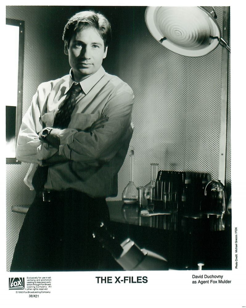 JohnPescoran's tweet photo. David Duchovny as Agent Fox Mulder.

#SpookyMulder #XFiles #PressPhoto #Promo #90s https://t.co/7dkO964uvA