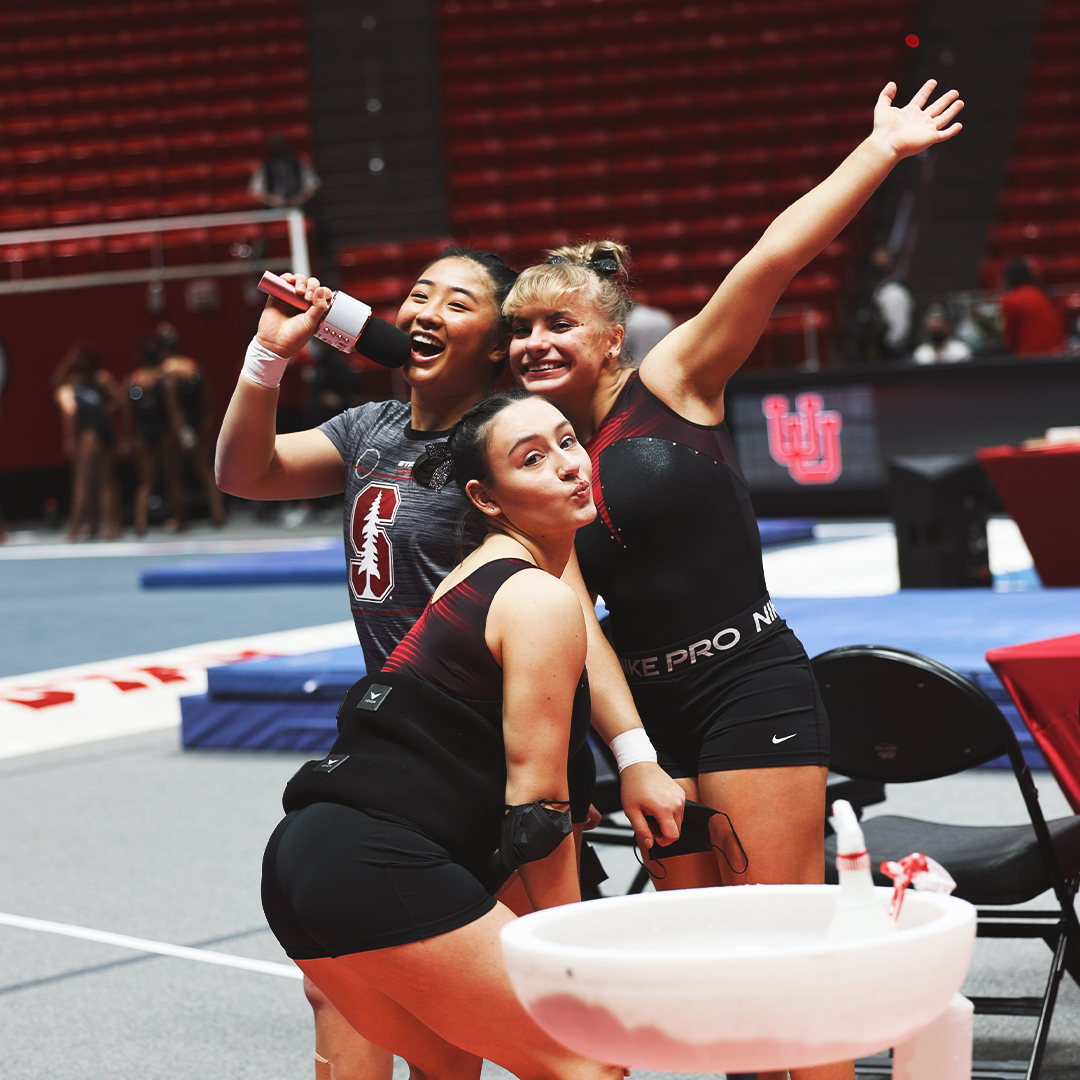 StanfordWGym's tweet photo. We're screaming it from our microphones-- Happy Birthday, Sandra!

#GoStanford https://t.co/2ycz1OxjNr