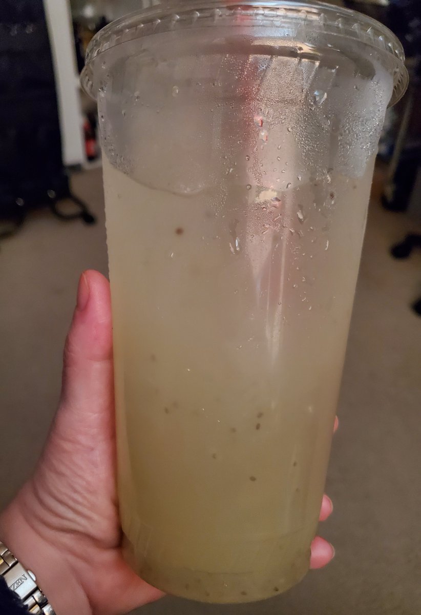 CrooklynMMA's tweet photo. @_KRVSX @nikki_c_lane @amartinezkc I was starving so I ended up getting some mini Baja shrimp tacos too. And a cucumber-lime-chia agua fresca. And guacamole. https://t.co/Bkv6kzeeYz