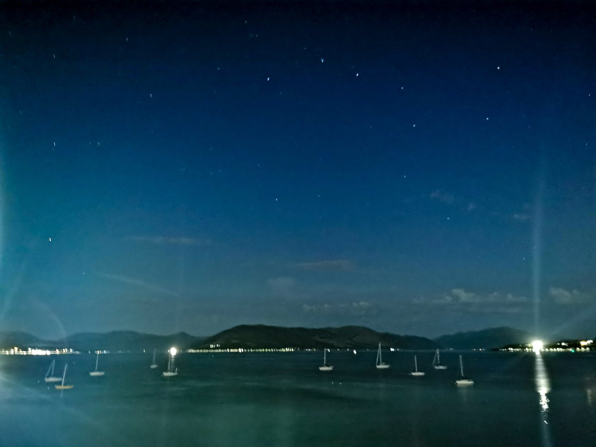Catrionareids's tweet photo. The Plough 

#starrynight
#theplough
#nightsky
#bitblurry
#inverclyde https://t.co/tFHjk2kgt4