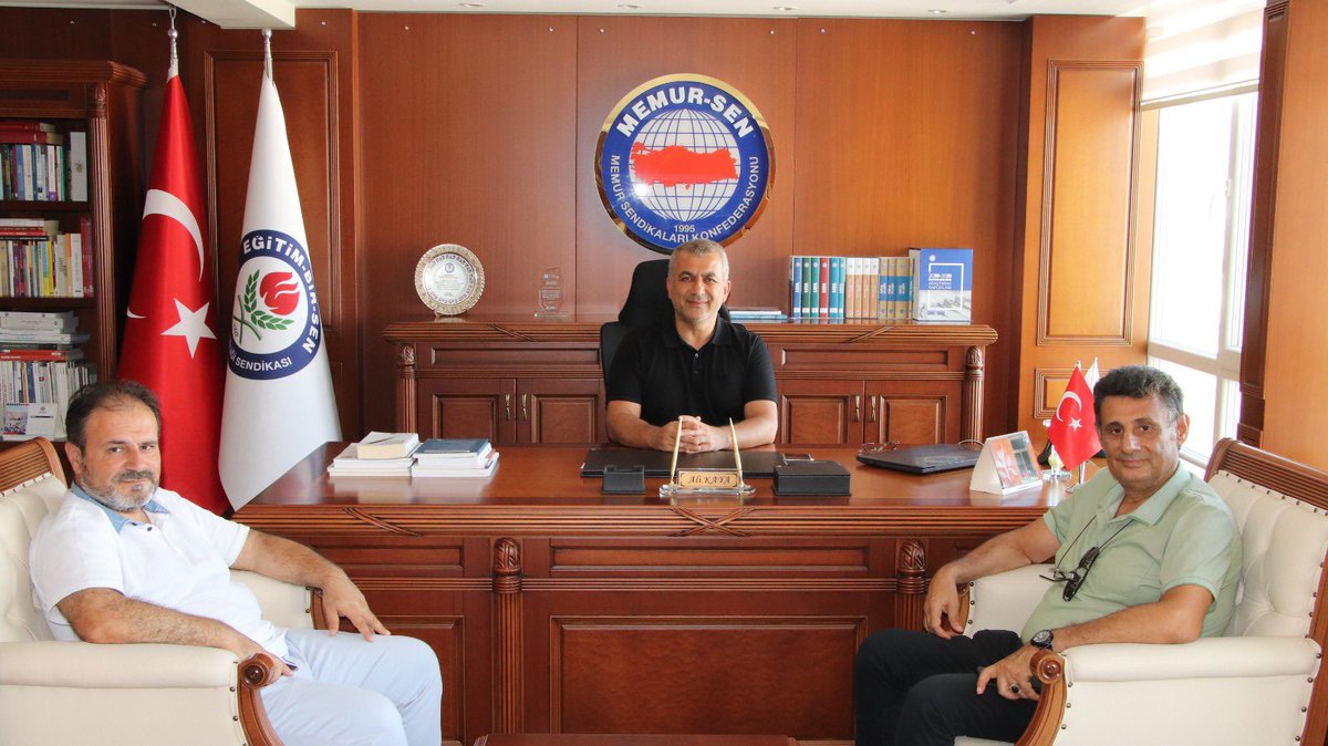 GÜÇLÜ BAŞLANGIÇLAR, SARSILMAZ MÜCADELEMİZİ DİRİ TUTACAK 

Eğitim-Bir-Sen Konak İlçe Temsilcisi Ali HAN, Memur-Sen İzmir 1 No’lu Şube Başkanımız Ali Kaya’yı ve Şube Başkan yardımcımız Ali BİLGİÇ’i ziyaret etti.