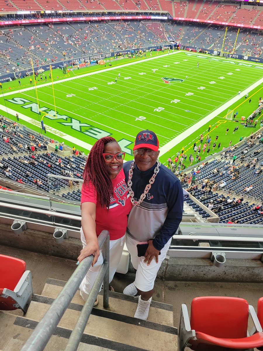 Love2Teach8th's tweet photo. That football feeling!
#wearetexans https://t.co/xGgTAfP8JX