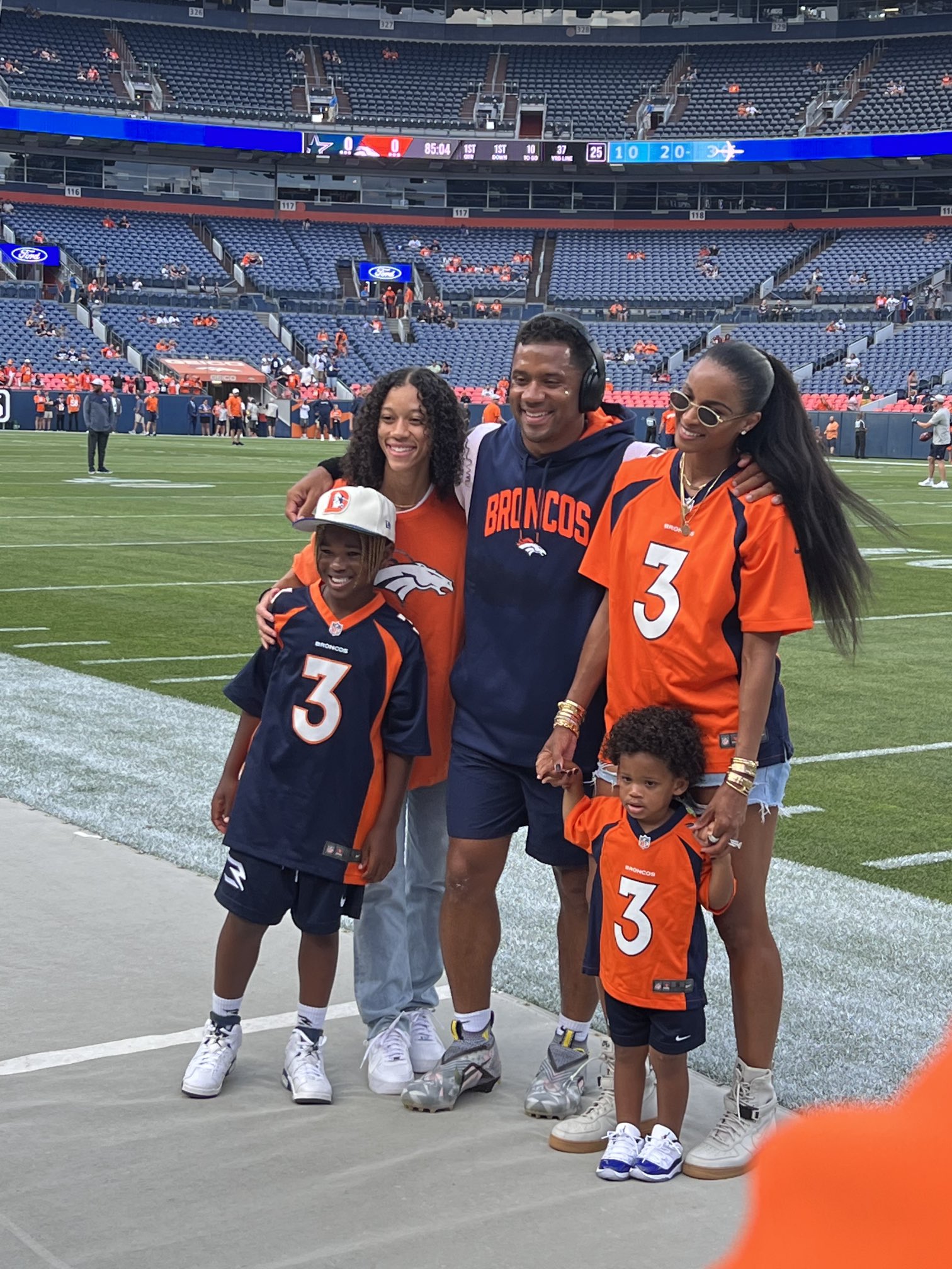 broncos first game 2022