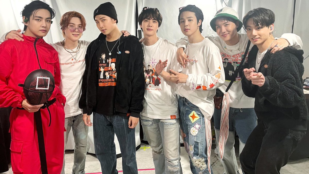 btsaresevennn's tweet photo. — [🗳] Hilo para subir las menciones en el Billboard Hot Trending Songs! Den RT y 💬 en los tweets de abajo ↓♡

#YetToCome #BTS_Proof #BTS https://t.co/73oJcFqSZZ