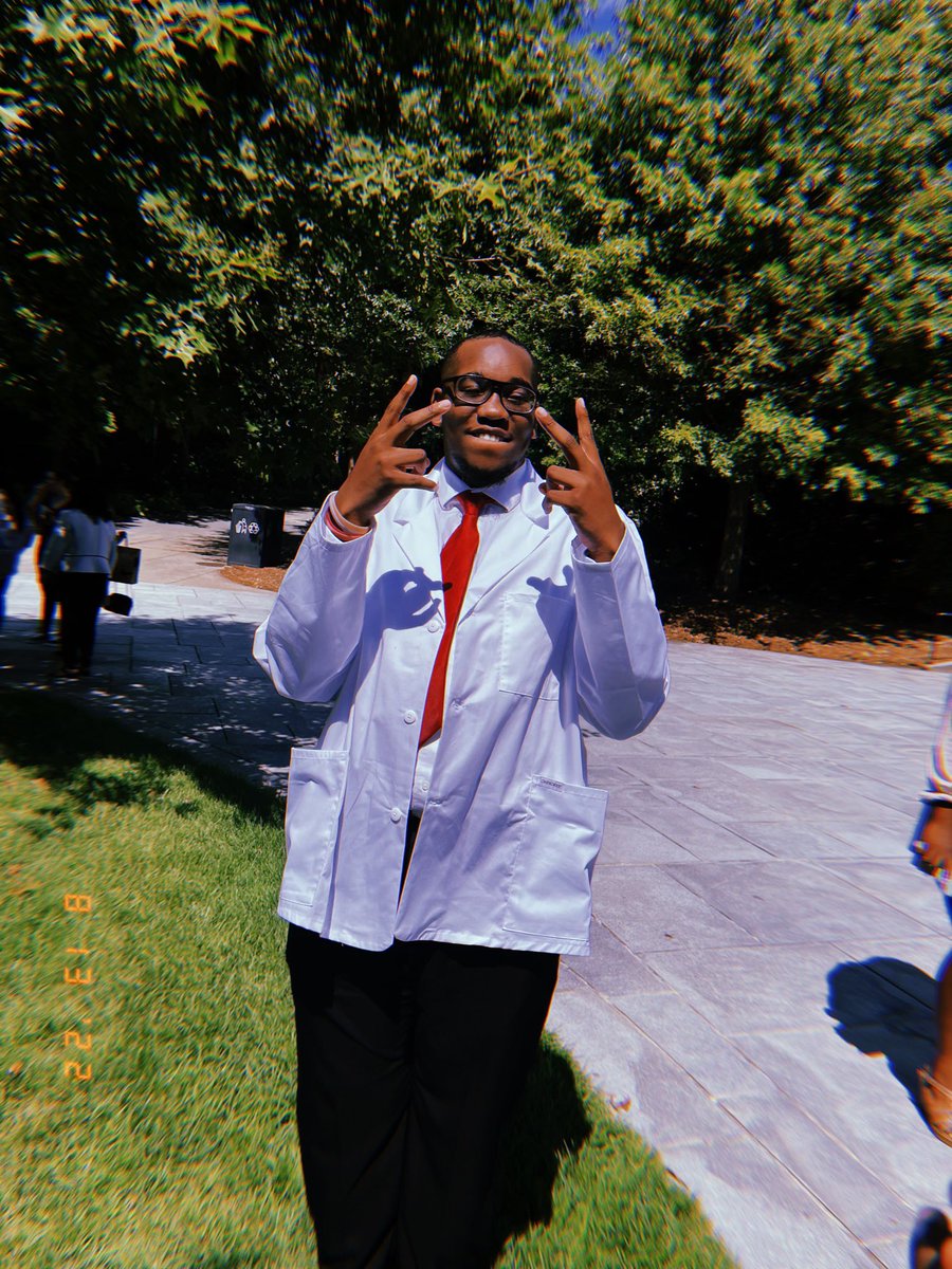 aj_igwe's tweet photo. goated and coated🥼💊 https://t.co/aqXCtNtGa8