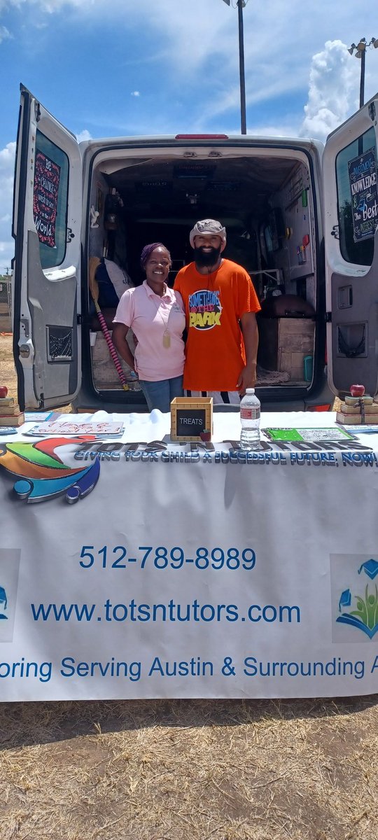 HarperTutors's tweet photo. #SomethingatthePark #BackpackDrive #DreamoutLoud #ATX https://t.co/3Tj1FyuESH