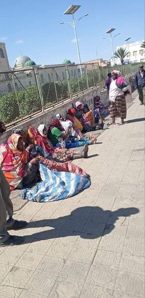 Gabe0111's tweet photo. #Eritreans in a cliff of the abyss and preachers telling otherwise. #PFDJ, #Eritrea https://t.co/bOsc1x2hQe