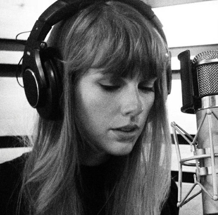 ONWlLLPOWER's tweet photo. taylor swift and sabrina carpenter lyric parallels - a thread (🧵): https://t.co/GqQNNzk4Xe