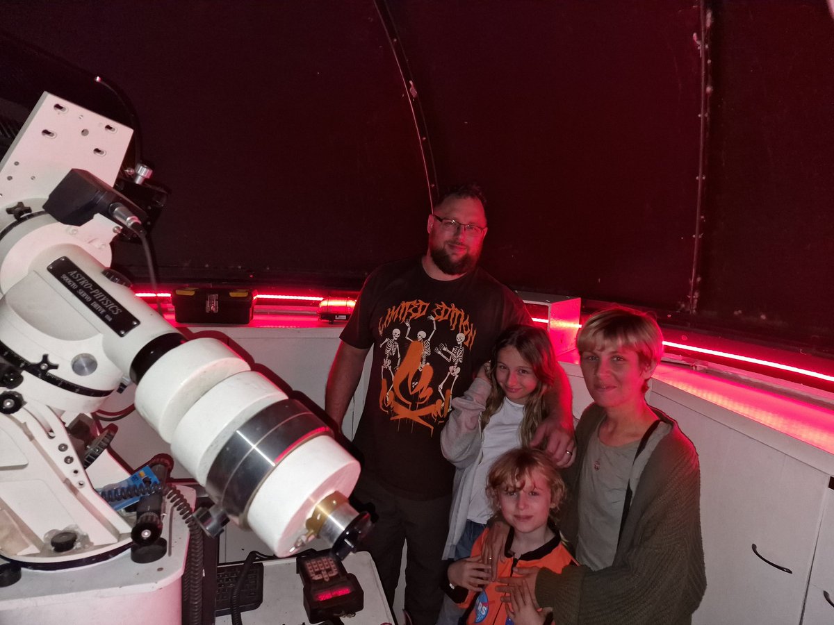 DoncasterAstro1's tweet photo. Fun from this evenings shooting star party https://t.co/gygRowPZO2
