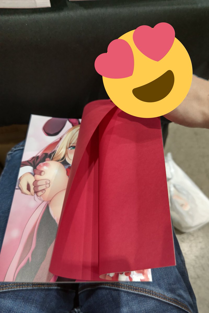 会場設置終わりました!
今回の全集はエンボス加工、箔押しラメ加工、赤色見返し加工、前後赤色遊び紙加工、最初の4ページカラーページ挿入加工の超豪華版です!!
是非とも記念に一冊よろしくお願いします!

会場:東京ビッグサイト
スペース№:西ヘ27a
サークル名:タクロヲ堂 