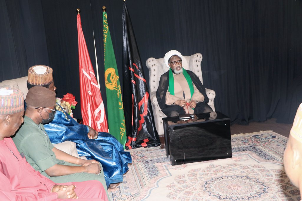 SZakzakyOffice's tweet photo. Political forum of the islamic movement held talks with leader Sheikh Ibraheem Zakzaky (H), at his Abuja residence. 
@Szakzakyoffice 
13/08/2022 https://t.co/keLzaMXj0g