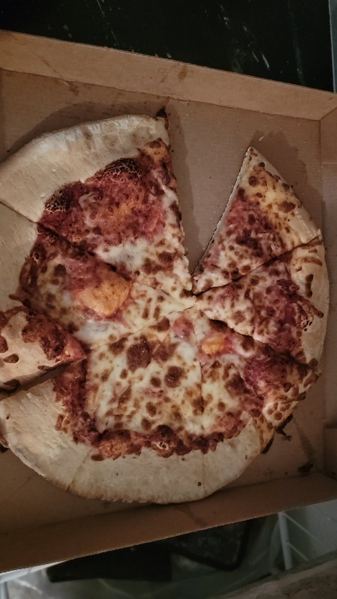 DreamsofAnarchy's tweet photo. @littlecaesars is this the new normal? Second time it's come this way https://t.co/M5LtBNuFV8