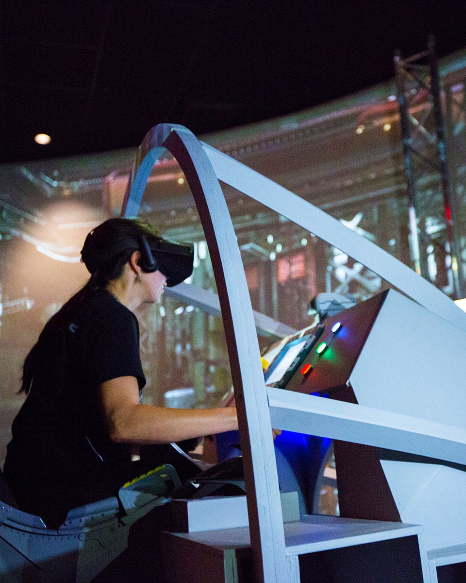 With a motion platform built by aerospace motion control company Moog, projection mapped walls, and a surround sound system, Full Sail's Simulation Lab transports visitors into an immersive VR experience. 
😊🧡🚀🌌