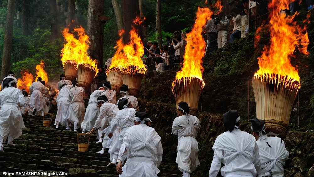 japan's tweet photo. Mountains straddling #Wakayama, #Nara, and #Mie are where #Shinto and #Shugendo meet. Three sacred sites here and the routes connecting them received #WorldHeritage registration as the "Sacred Sites and Pilgrimage Routes in the Kii Mountain Range" in 2004.
https://t.co/2jQ8QMrXyw https://t.co/m7gsG7aJcW