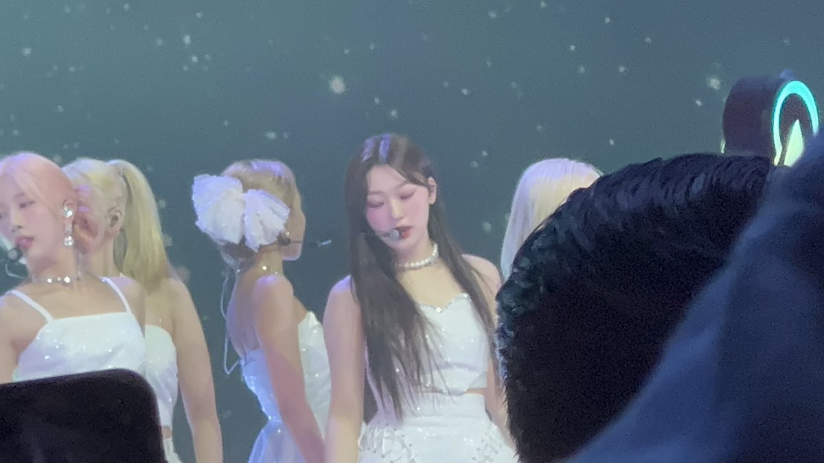 cher_ryppo's tweet photo. #최리 #loonainlouisville https://t.co/Ndj5woTsRH