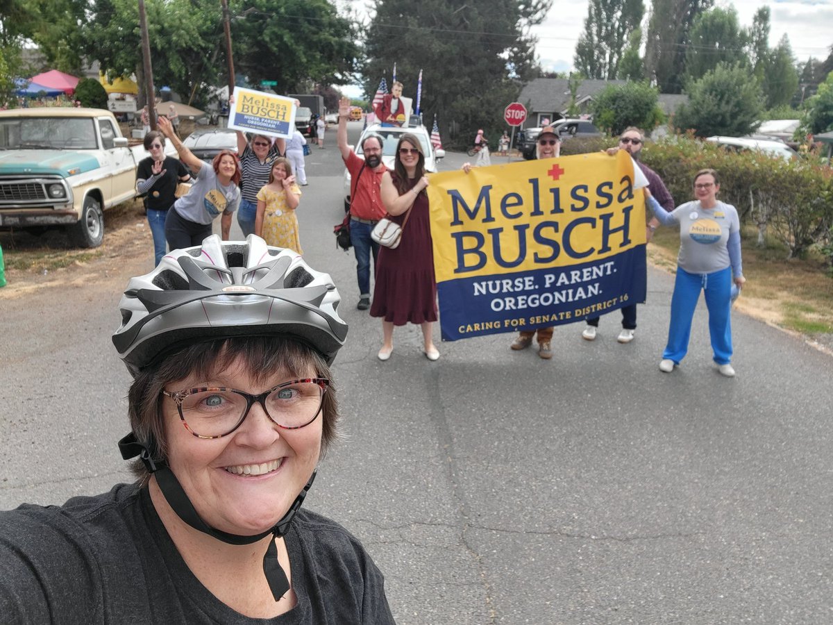 SollmanJaneen's tweet photo. #FunStinks! Super fun way to kickoff the day...supporting Melissa for Oregon SD16 and Anthony Sorace for State Rep (North Plains will be redistricted in 2023 π) at the North Plains Elephant Garlic Festival! #ProudToBeSD15 #orleg https://t.co/JmOxQkgR68