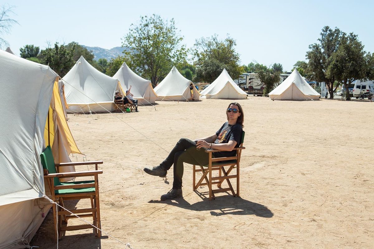 desertdaze's tweet photo. Stout Tent rental means no set up, tear down, packing or hauling tent amenities. Show up and start your Desert Daze experience. 

📸 David Uzzardi, Travis Trautt, David Sakert https://t.co/NapommWj31