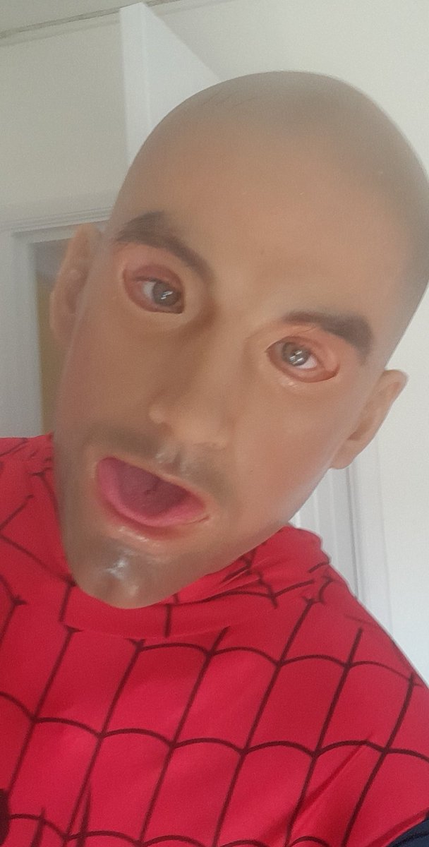 First time masking and suiting up. 😜
#gay #siliconemask #smitizen #spiderman #fetish