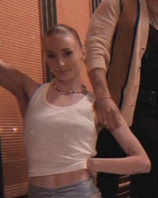 trustingjonas's tweet image. Anna &amp;amp; Sophie wearing similar outfits are so cute!! Love that they are matching without trying to🥺