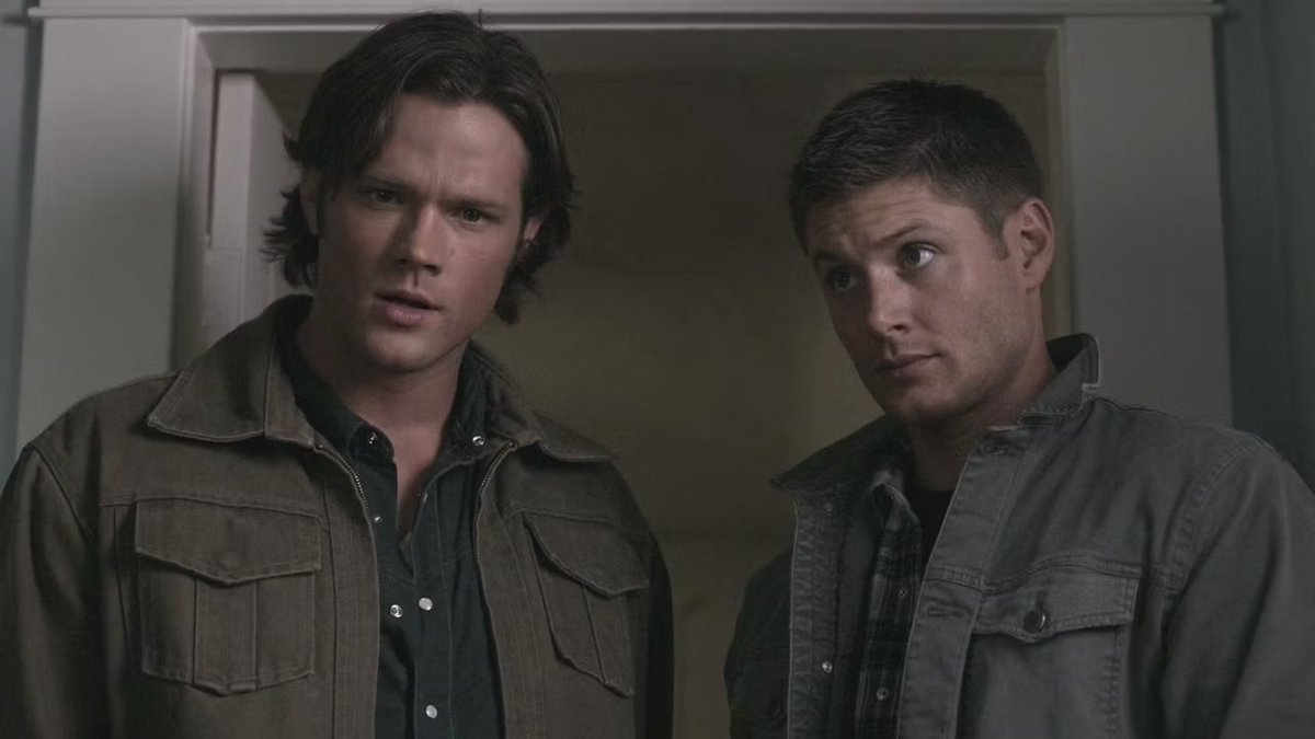 SpnTentation's tweet photo. sam and dean staring moment https://t.co/WK332dRFEH