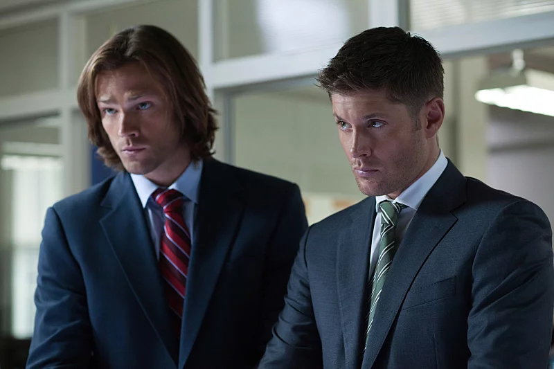 SpnTentation's tweet photo. sam and dean staring moment https://t.co/WK332dRFEH