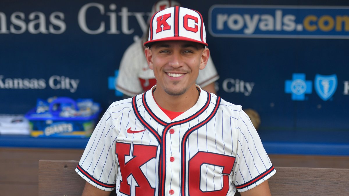 MLB on Twitter "To honor the 75th anniversary of Jackie Robinson