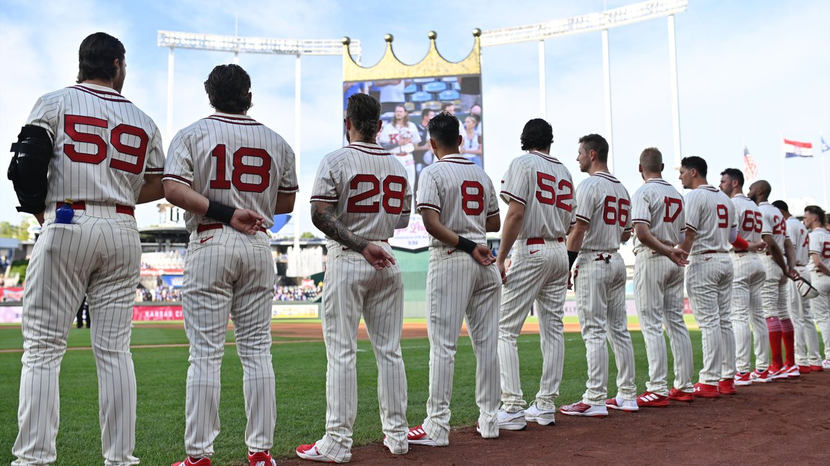 MLB on Twitter "To honor the 75th anniversary of Jackie Robinson