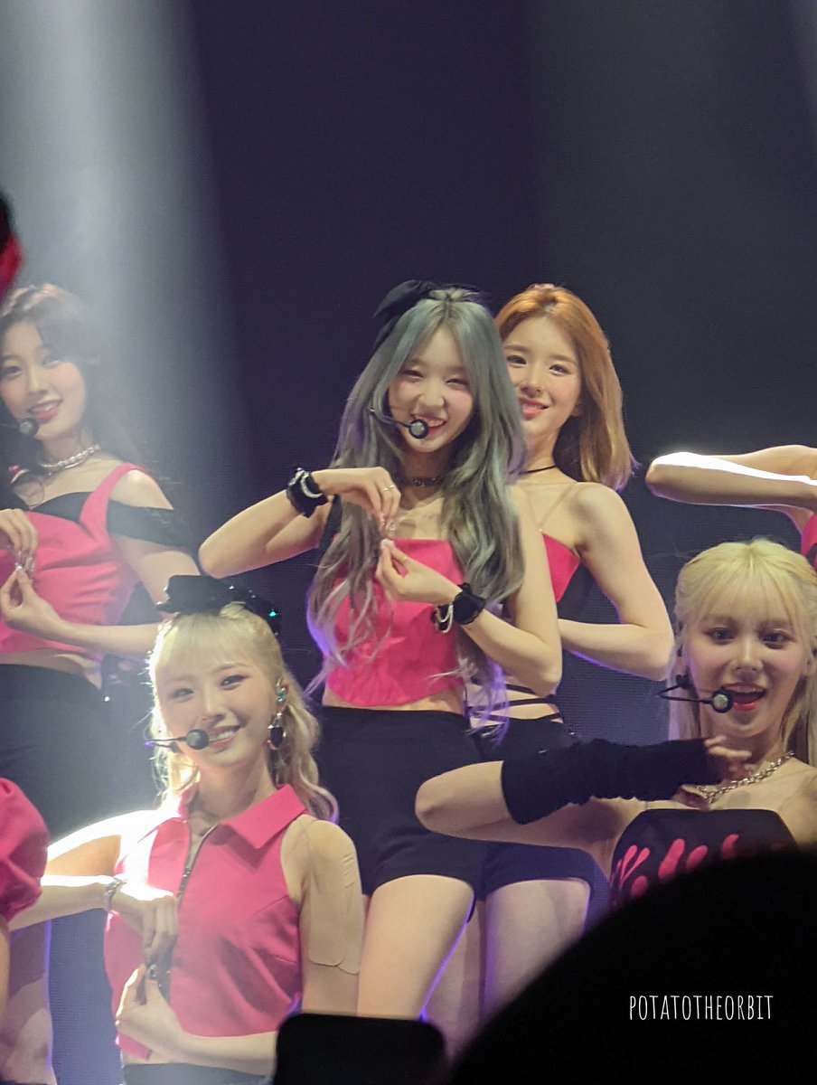 hdyeojin's tweet photo. HER SMILE !!?? https://t.co/saFlhBxvkJ
