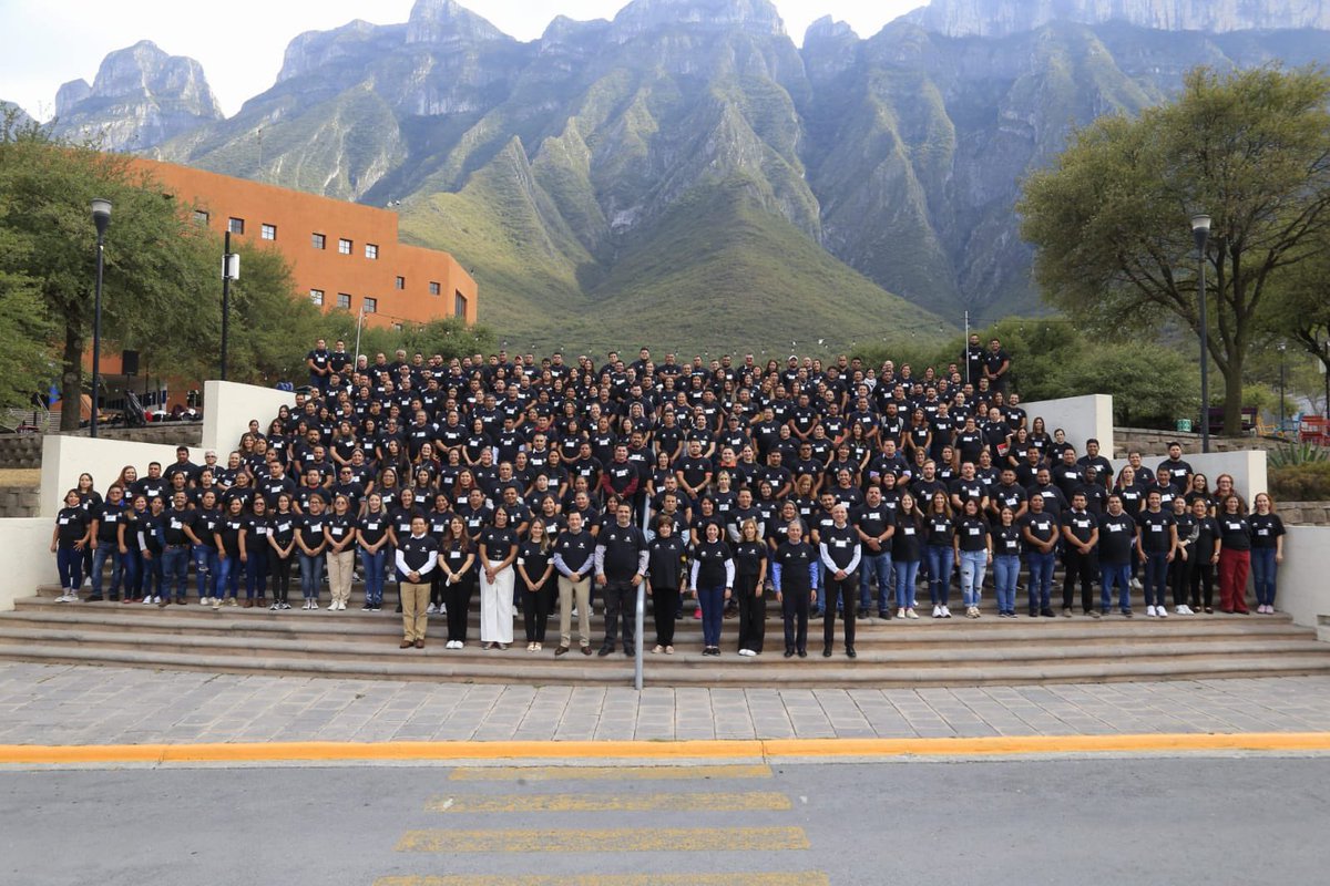 SenlOficial's tweet photo. Más de 370 maestras y maestros participaron este sábado en el Primer Encuentro de docente a docente de Telebachillerato Comunitario y Prepa Tec, con el objetivo de aprender unos de los otros en sinergia educativa (1/2) https://t.co/CPk1RY7u6P