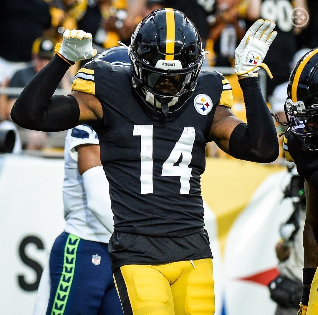 Steel3htv's tweet photo. Iike the Pickens dance...
#HereWeGo #SNUProud #sngev #SteelerNation #stelersnationgermany https://t.co/gBNOeJ2miS