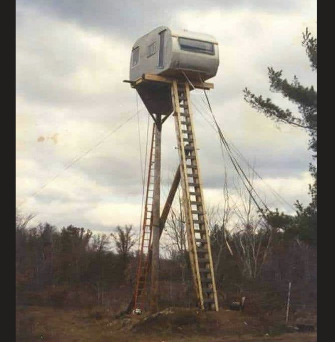 ladderstands's tweet photo. We have so many questions π³
#confused #buthow #thatladderthough #treestand #deerstand #watchtower #buzzardtower #altitude #skyhigh #deerhunting #huntinggames #wildgamehunting https://t.co/QyiCIDSxV3