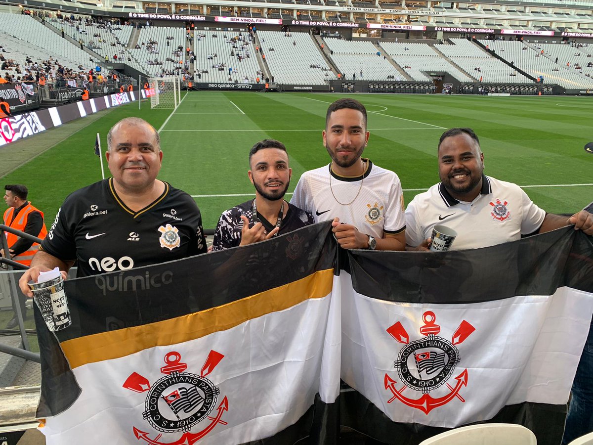 gustavomfelipe's tweet photo. O sonho está realizado, e do lado das melhores pessoas que eu poderia ter! O resultado não foi o esperado, mas eu te amo meu Corinthians!

EU NUNCA VOU TE ABANDONAR https://t.co/B8CGyEHSJG