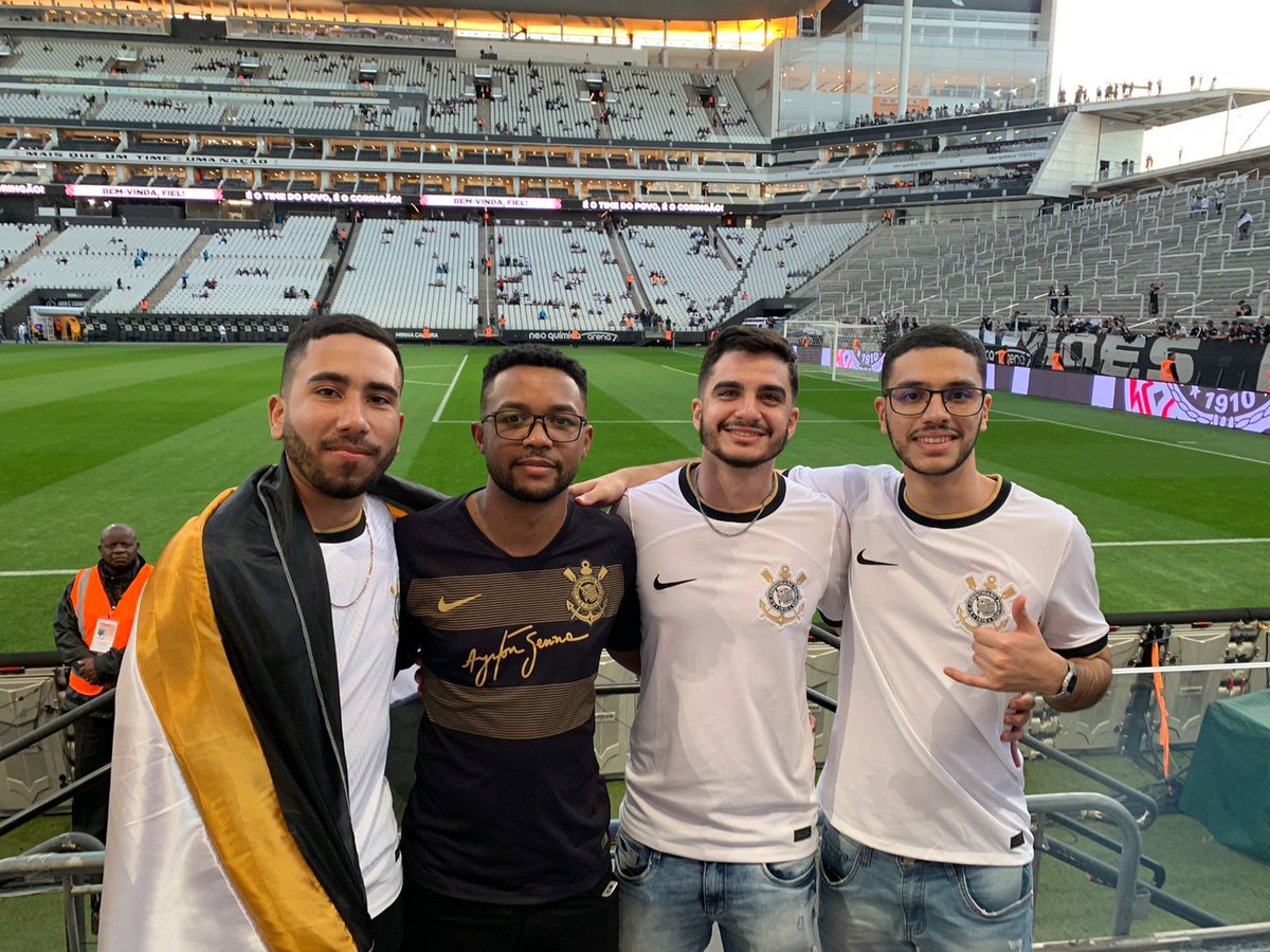 gustavomfelipe's tweet photo. O sonho está realizado, e do lado das melhores pessoas que eu poderia ter! O resultado não foi o esperado, mas eu te amo meu Corinthians!

EU NUNCA VOU TE ABANDONAR https://t.co/B8CGyEHSJG