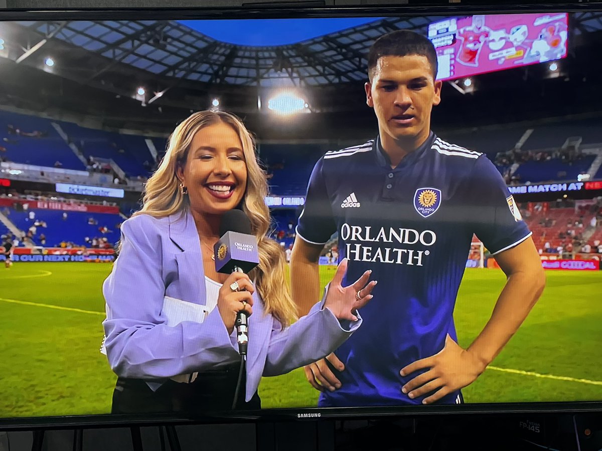 migallardo01's tweet photo. Massive shout to @gabamado . Continuously translating live and complicated interviews in English, Spanish , Portuguese flawlessly. Bravo Gabby! #MVP #DaleMiAmor https://t.co/rF6XqcLZKk