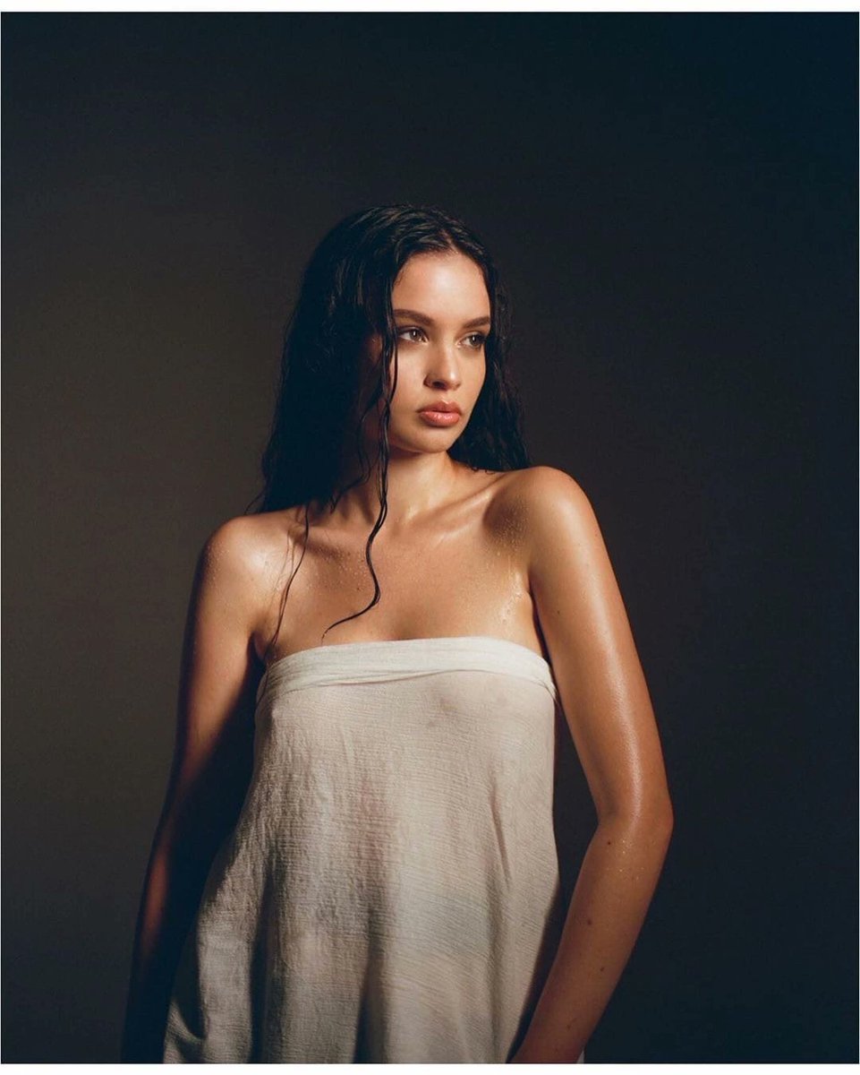 SClaudioBRA's tweet photo. 📷 Fotos que enaltecem a obra de arte que é Sabrina Claudio.

Segue a thread ⬇️ https://t.co/y3djtlt6vt