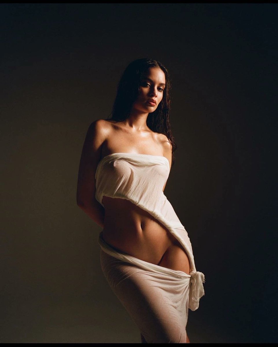 SClaudioBRA's tweet photo. 📷 Fotos que enaltecem a obra de arte que é Sabrina Claudio.

Segue a thread ⬇️ https://t.co/y3djtlt6vt