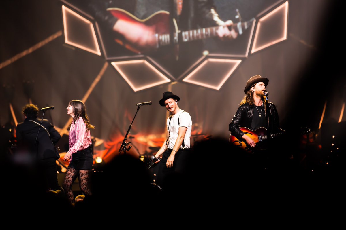 latelyzine's tweet photo. THE BRIGHTSIDE World Tour - St. Paul, MN - @thelumineers #lumineers 📸🤍🎶 https://t.co/Jt3QwYLlx6