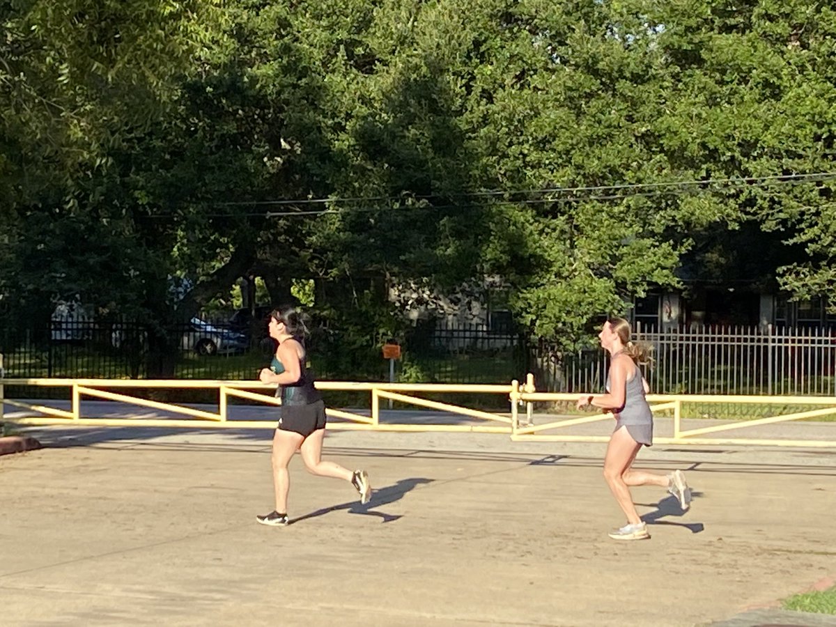 RPHS_GirlsXC's tweet photo. #runasone ⁦@FBISDAthletics⁩ ⁦@RPHS_Panthers⁩ ⁦@RGAPMobileLive⁩ https://t.co/rZ2Sti6NrE