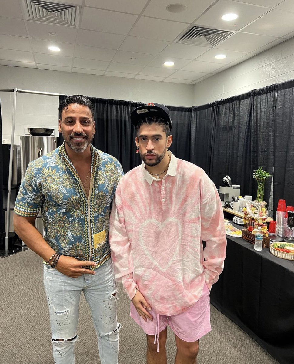 bbunnyontour's tweet photo. BACKSTAGE AND TODAY COLOR IS PINK ✨🫶🏼 https://t.co/1AFKm28fZy