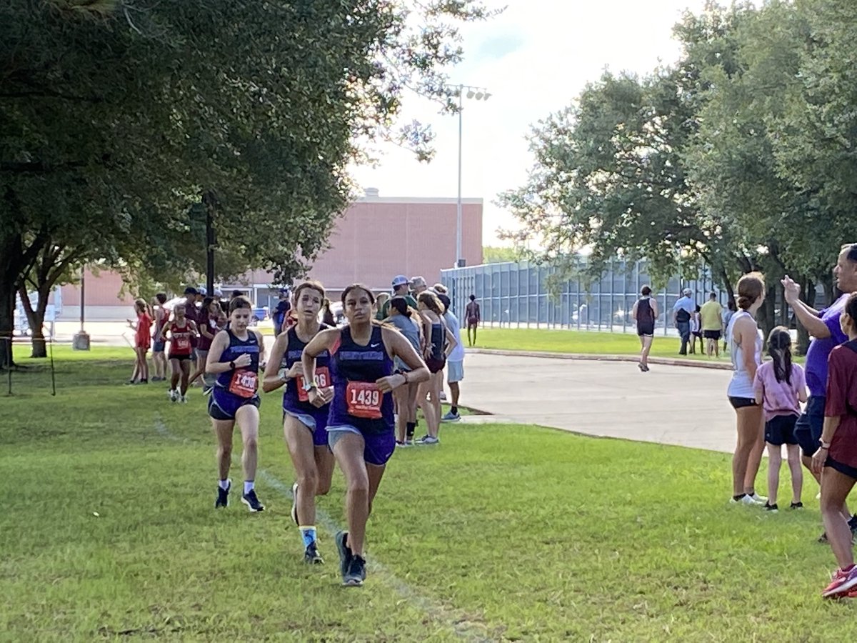 RPHS_GirlsXC's tweet photo. #runasone ⁦@RPHS_Panthers⁩ ⁦@RGAPMobileLive⁩ ⁦@FBISDAthletics⁩ https://t.co/tD4pRKZosy