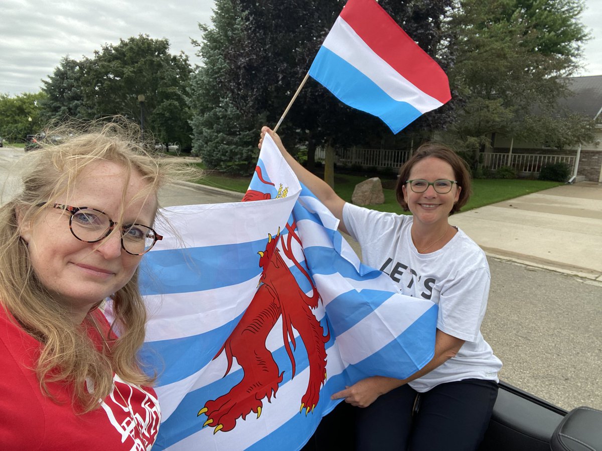 NicoleBintner's tweet photo. Lots of fun with @Yuriko_Backes - Luxembourg 🇱🇺 heritage at the core of the parade in Belgium, WI, celebrating 100 years of incorporation 🇺🇸 https://t.co/30sq1CJytr