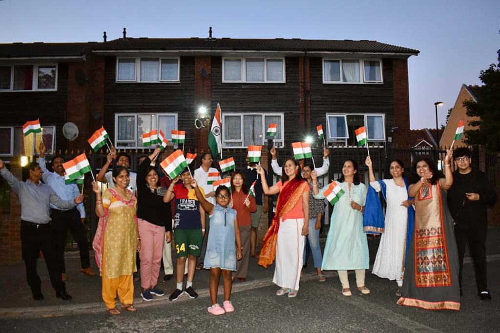 HCI_London's tweet photo. #AzadiKaAmritMahotsav #HarGharTiranga celebrations continue in various locations in London ! 

Let us know how you are celebrating #IndiaAt75. https://t.co/dIqVQsmLmz