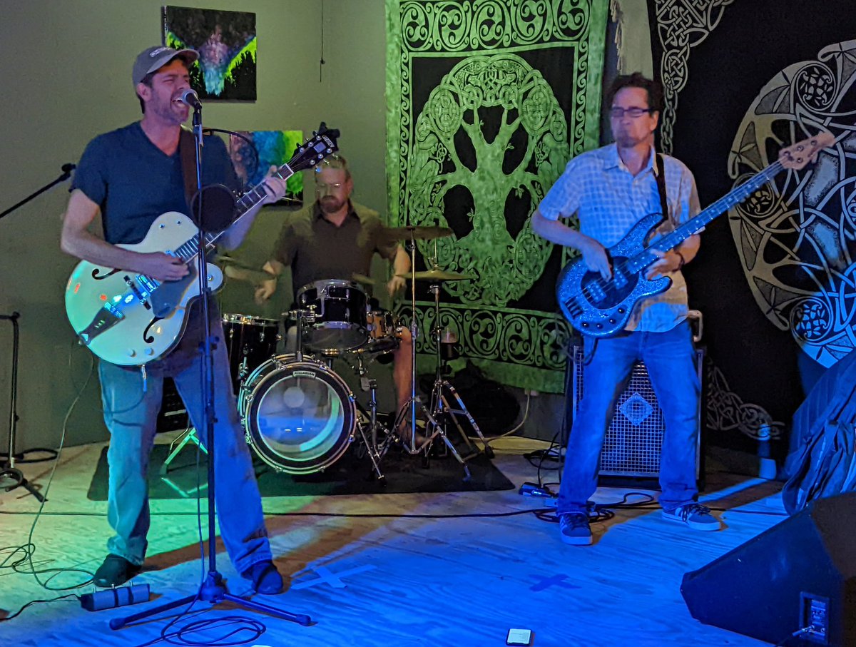 Sipping on Blood of My Enemies and grooving to <a href="/SaltyHammond/">SaltyHammond</a>