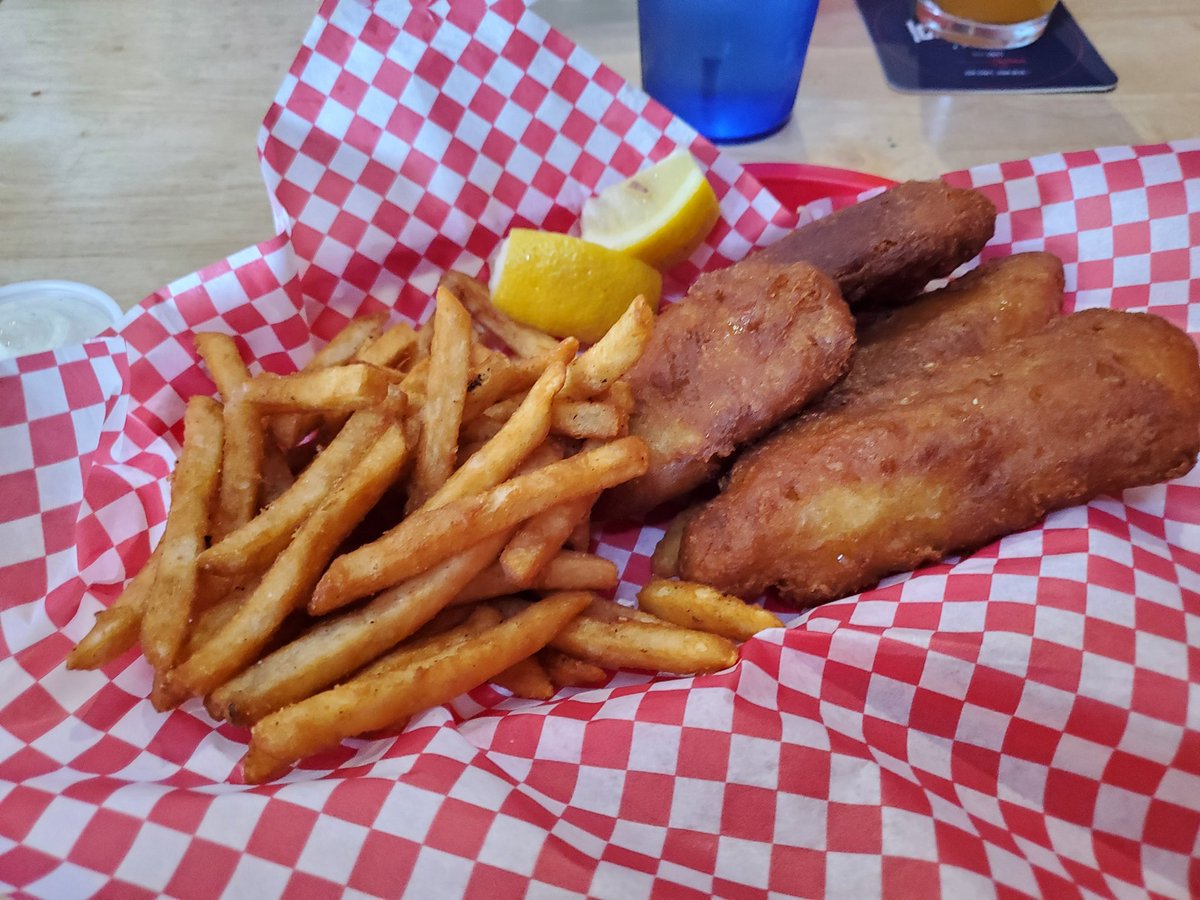 TheProwlingCat's tweet photo. Once again showing I'm a creature of habit. We decided to do lunch at Ice Harbor. I even went with my usual https://t.co/wkZxOR5opa