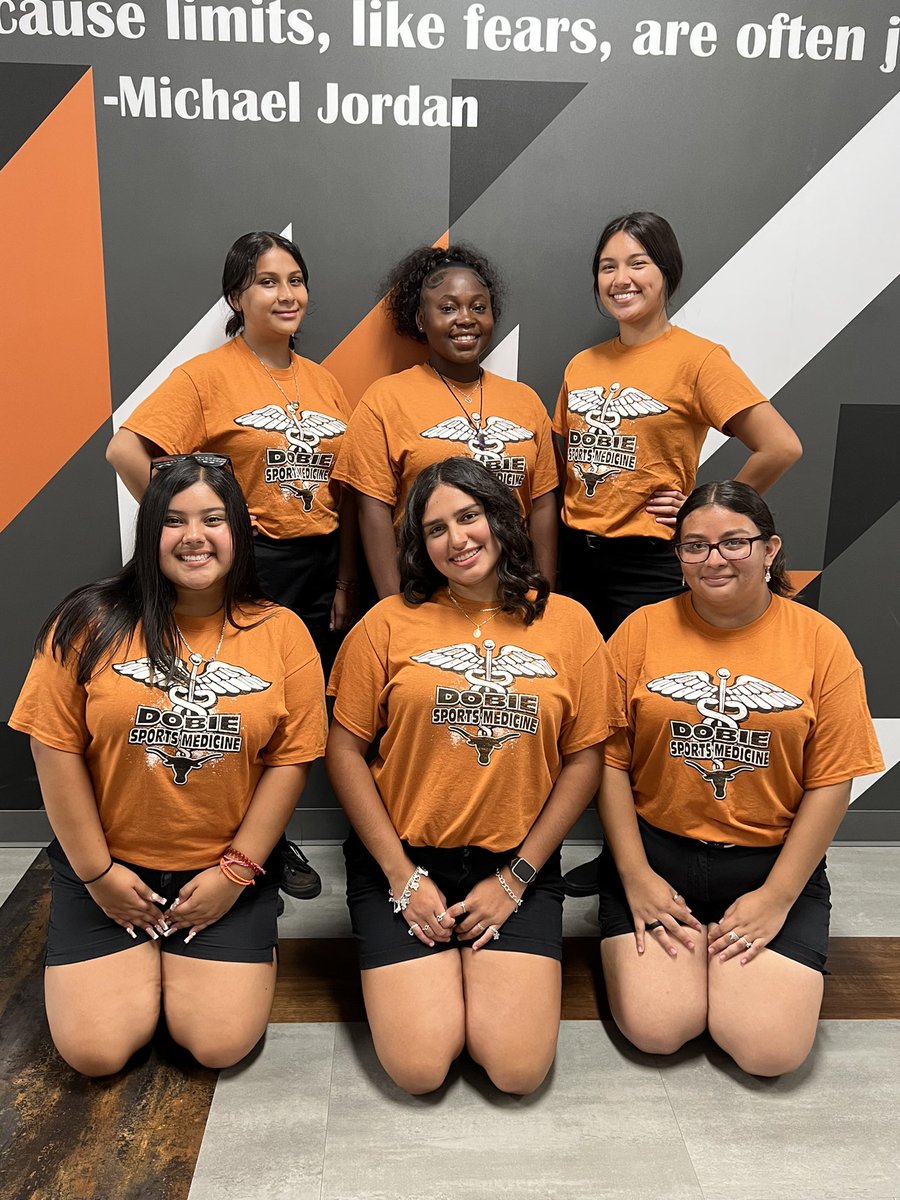 We’d like to introduce our 2022-2023 Dobie Sports Medicine Staff and their Student Athletic Trainers