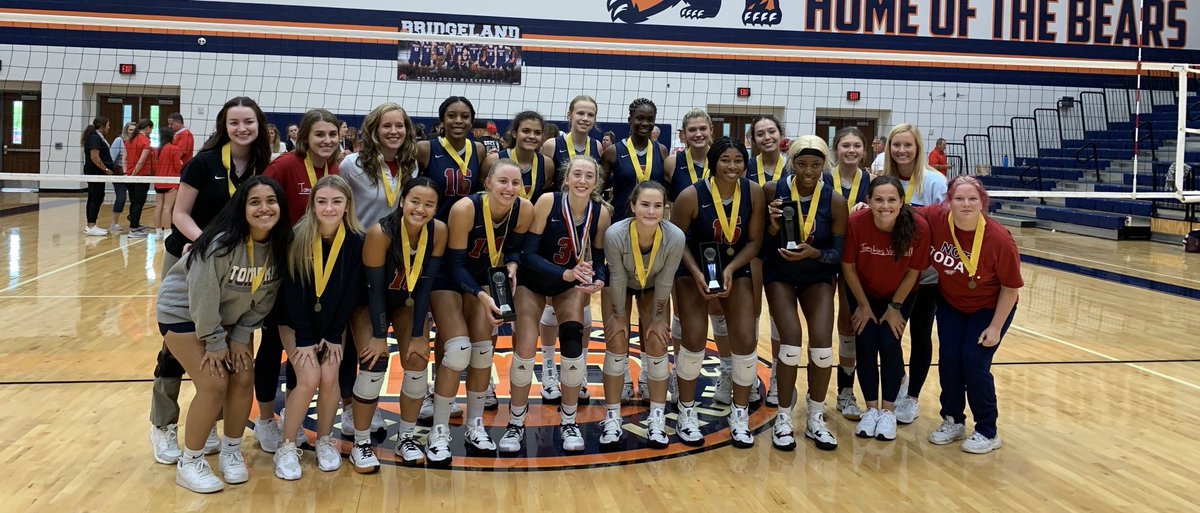 “We play for each other, not for ourselves. This team is hungry to win. We know that if we fight for every point, we will come out on top.”

Determined Tompkins is off to the best start in program history. #txhsvb 

✍️: <a href="/densilva02/">Dennis Silva II</a> 

STORY ($): vype.com/undefeated-tom…