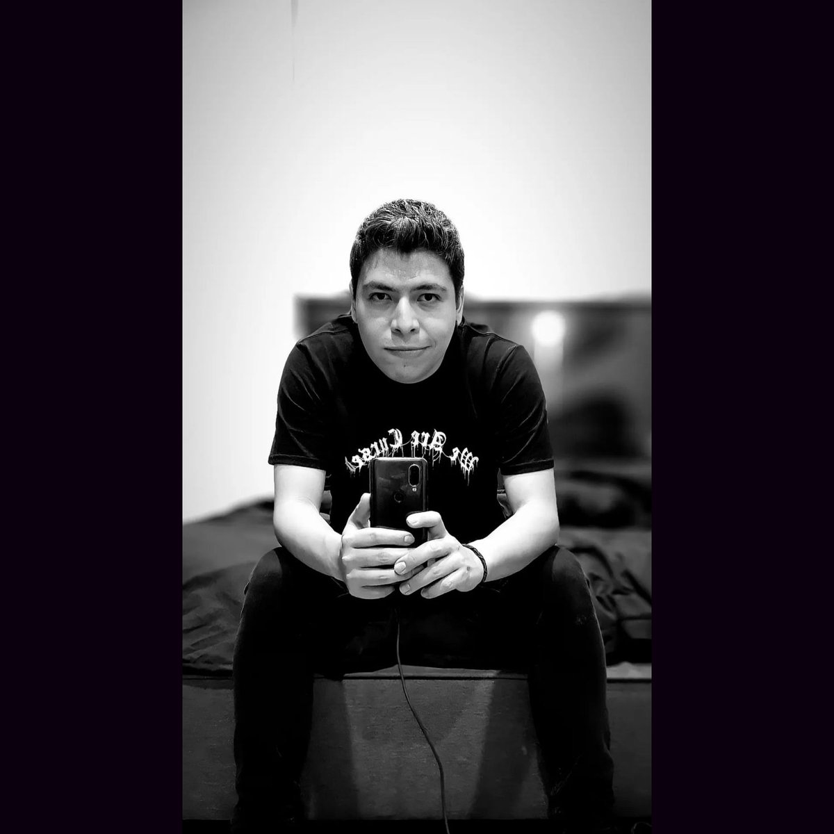 Necrotismo's tweet photo. #NuevaFotoDePerfil https://t.co/mO6Xi3otjO