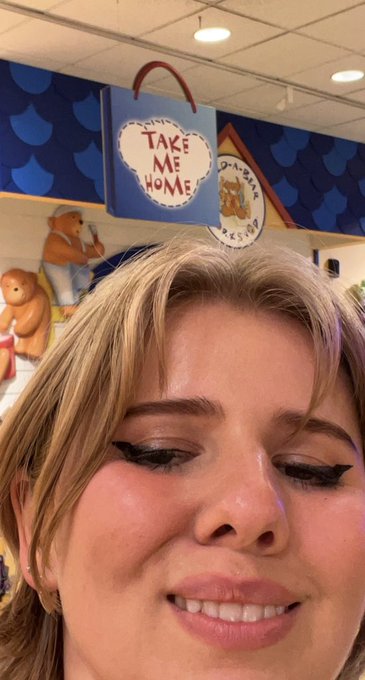 I&rsquo;m drunk  - at build a bear workshop https://t.co/OlLg0JFK6T