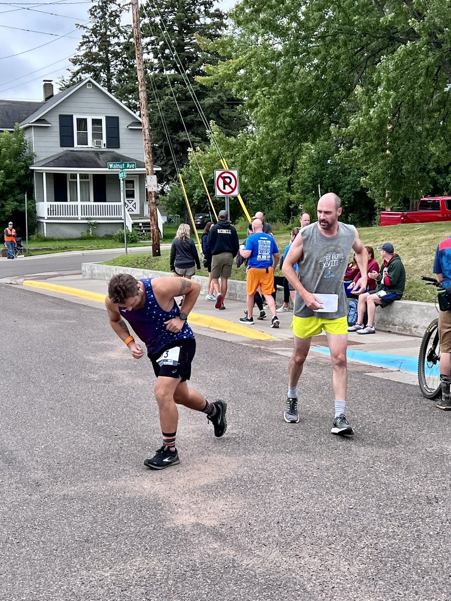 ragnarupdates's tweet photo. Billy finishing out the last leg for Van#1 and Andy starting Van#2 off their last legs! #RagnarMN #SuperiorRunning https://t.co/ZYdYuBvRMw